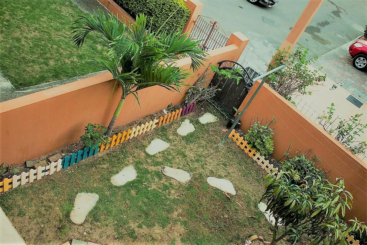 Stadium Gardens Kingston Apartment